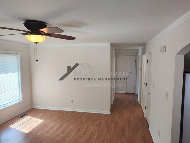 Photo - 308 Lakeshore Dr