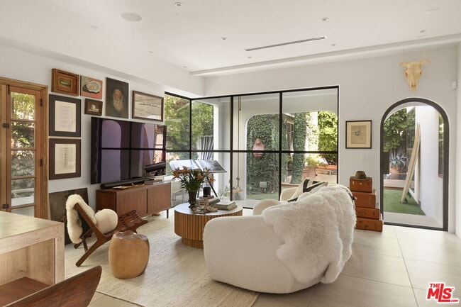 Photo - 918 N La Jolla Ave