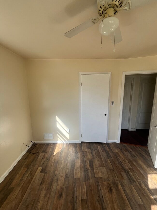 Photo - 5800 Roanoke Ave