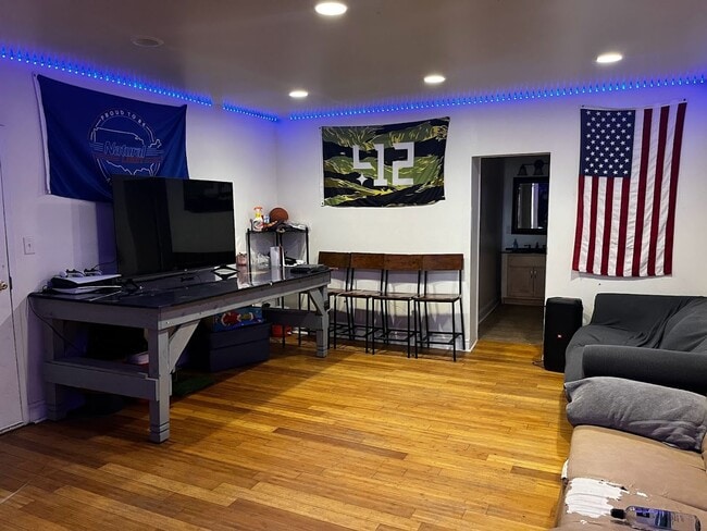 Photo - 2128 E Carson St Unit Rear / B