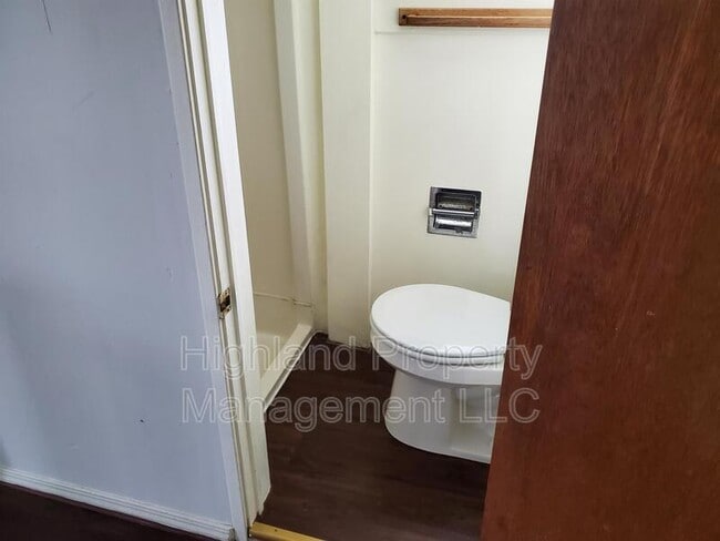 Photo - 327 W Main St Unit #B (Upper)