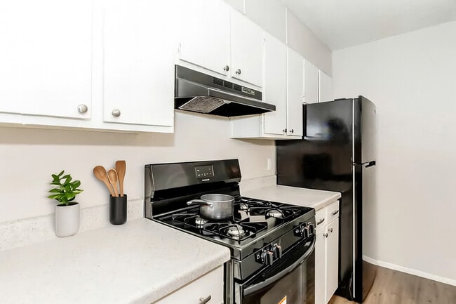 Photo - Scenic Pines Apartments