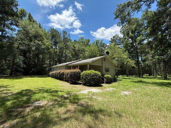 Building Photo - 2058 Old Rocky Ford Rd