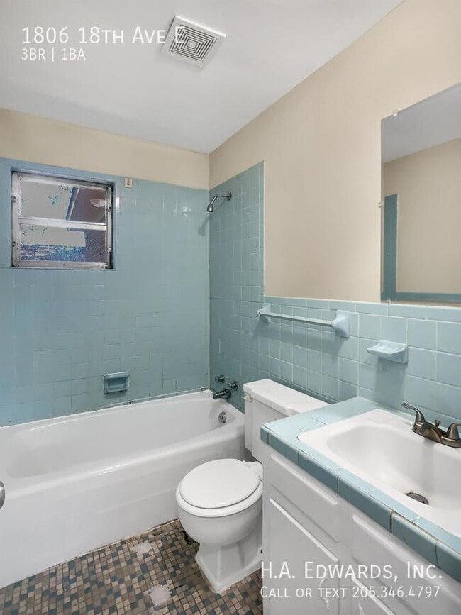 Photo - 1806 18th E Ave