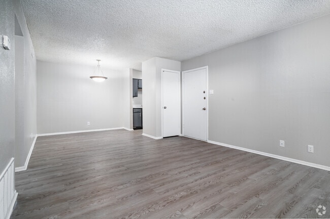 2 habitaciones, 1 baño, 861 pies cuadrados, sala de estar - Ridge at Southcross