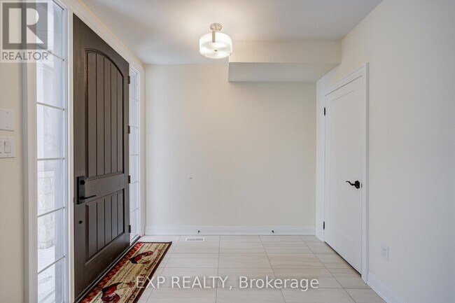 Photo - 4255 Major Mackenzie Dr E