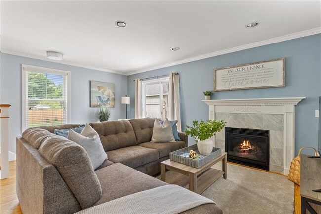 Building Photo - 42 E Bowery St