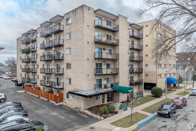 Photo - Forest Place Condominiums