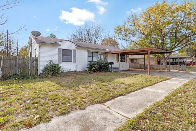 Photo - 814 E Centennial St