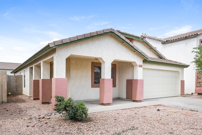 Photo - 1114 E Fraktur Rd