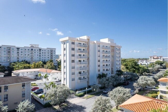 Building Photo - 22 Salamanca Ave Unit 305 Rental
