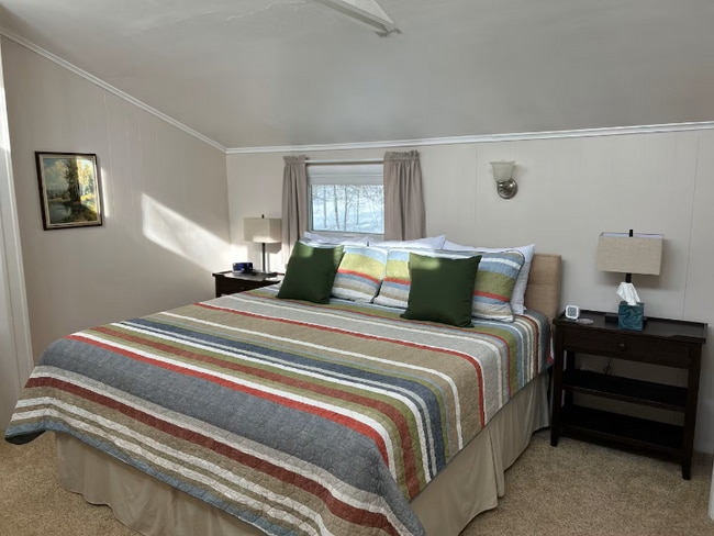 Photo - 542 Island View Dr