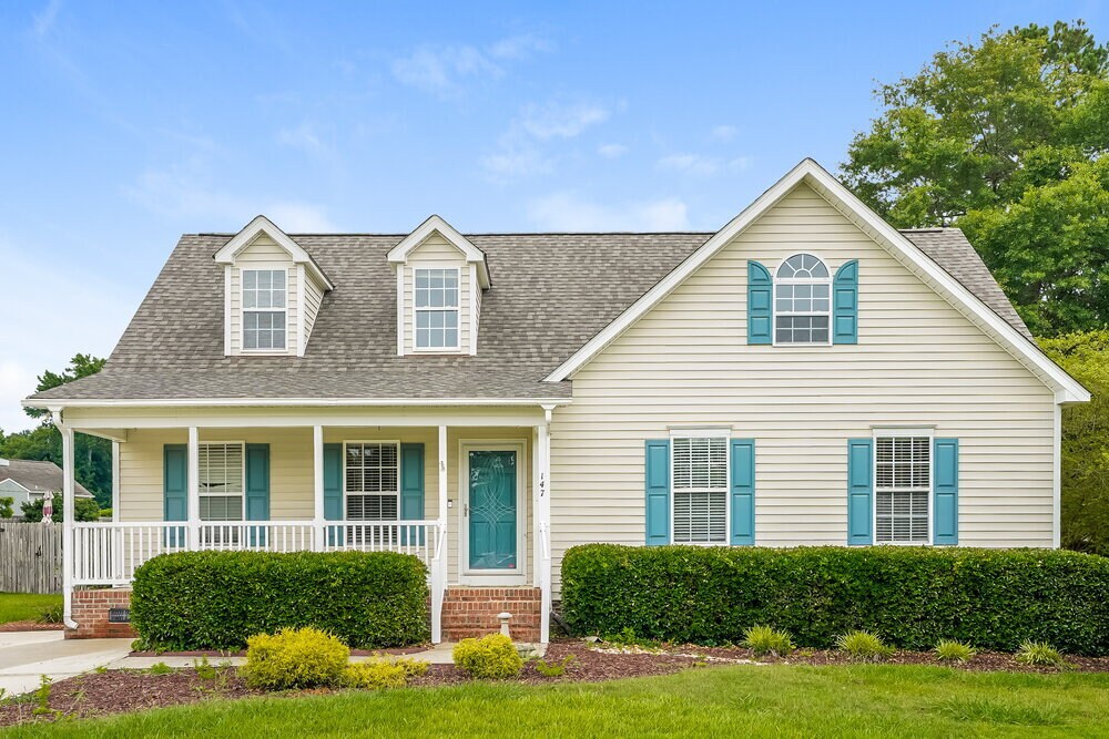 Photo - 147 Tralee Dr House