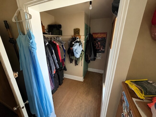 Photo - 302 E Walnut St Unit Apt B