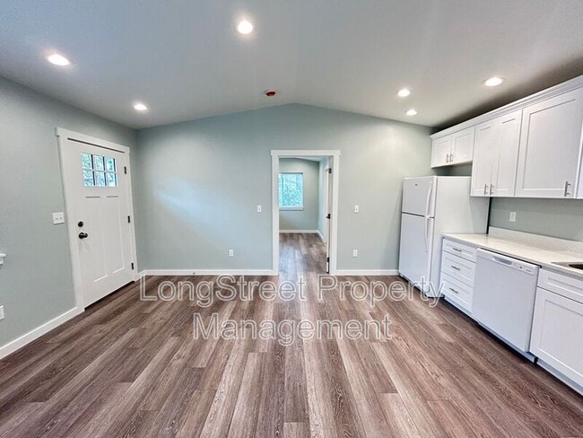 Photo - 1052 SW Western Blvd