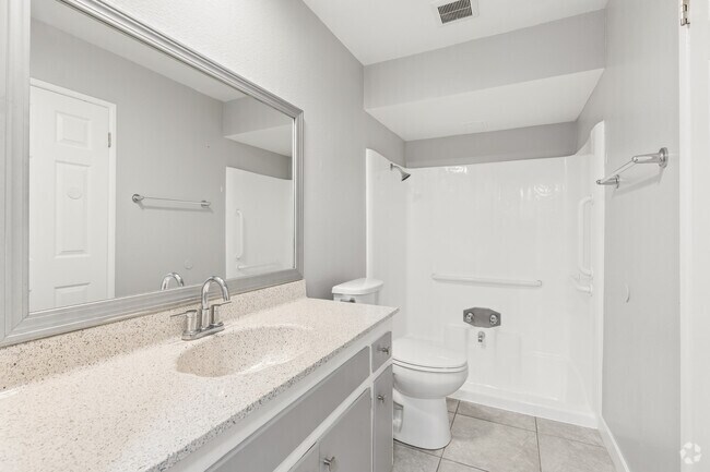 2BR, 2BA - 900SF - Second Bathroom