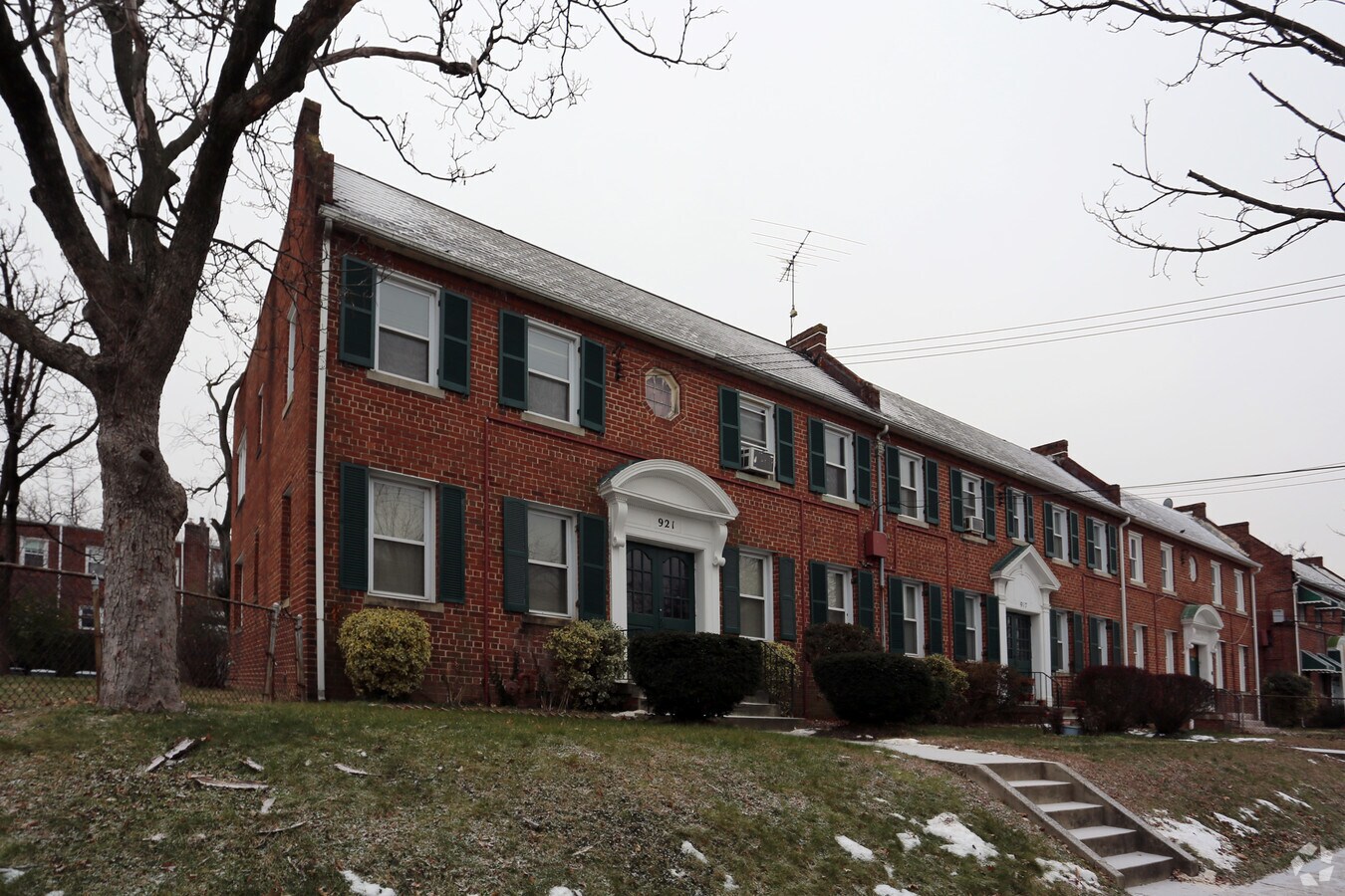 Photo - 917 Quincy St NE