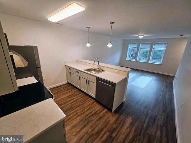 Building Photo - 200 Hamilton Ave Rental