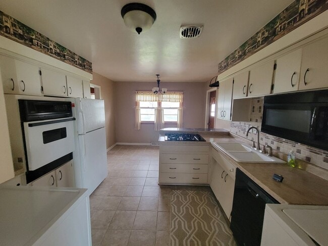 Building Photo - 3 Bed 1 Bath Home for RENT