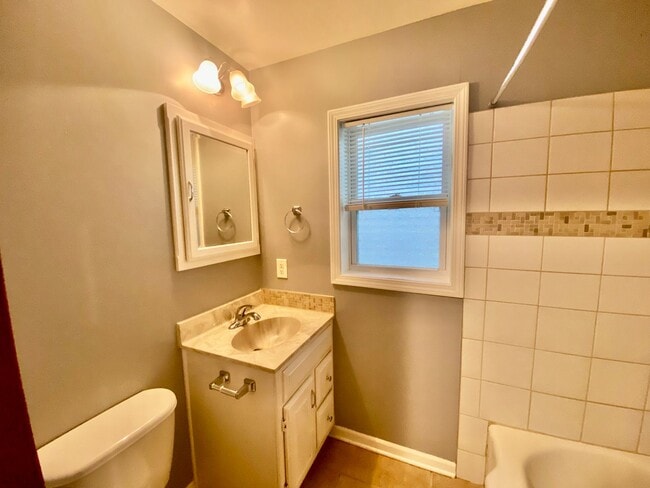 Photo - 719 5th St NW Unit 717