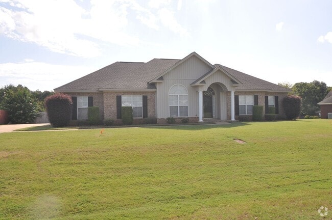 Building Photo - AVAILABLE NOW! Rental