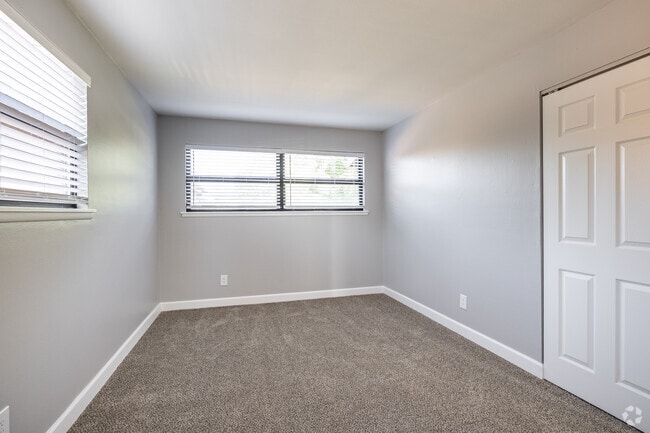 2BR, 1BA - 760SF - Bedroom