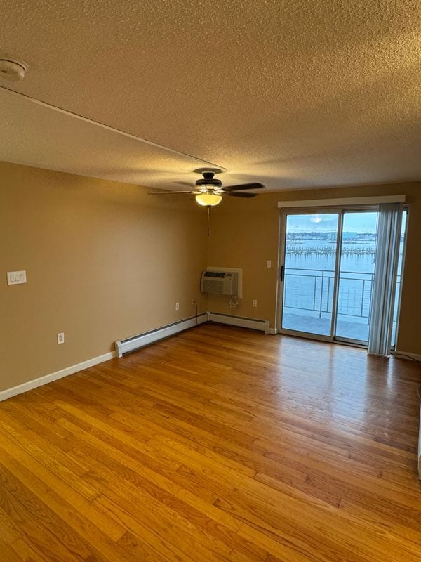 Photo - 184 Pequot Ave