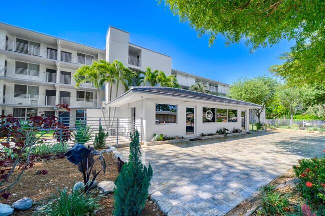 PRESTIGE ESTATES - LEASING CENTER - PRESTIGE ESTATES Rental