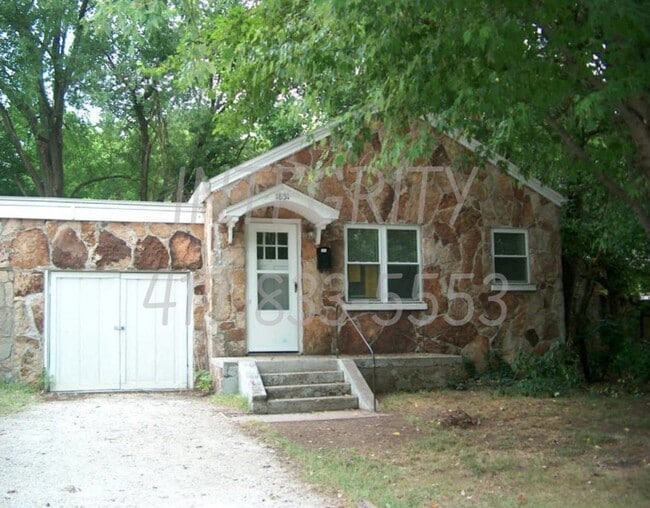 Building Photo - 1849-1851 N. Johnston Unit 1851 N. Johnston