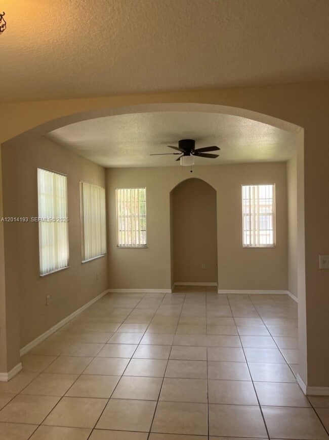Photo - 1507 Belmont Ln Unit 1507