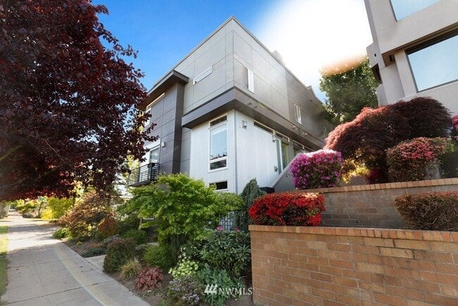 Photo - 1633b California Ave SW