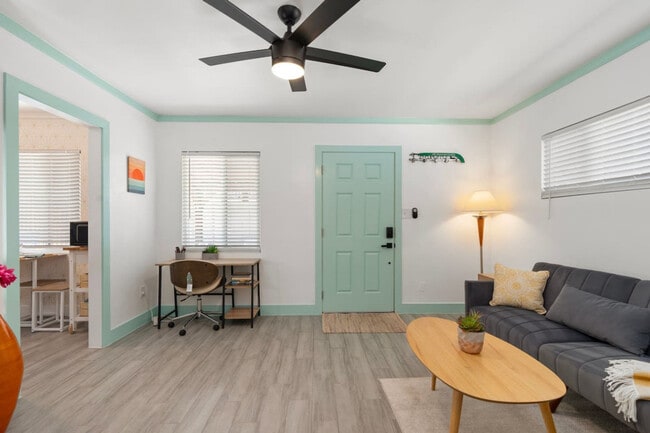 Building Photo - 1407 E McKinley St Unit ID1309640P Rental