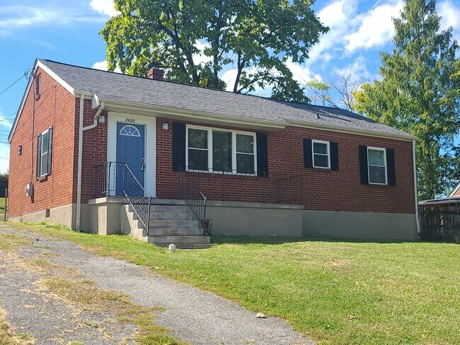 Photo - 2620 Springhill Dr NW