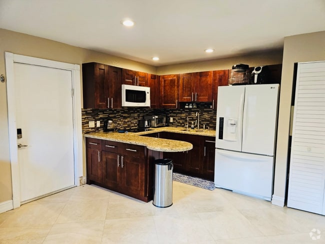 Building Photo - 1650 SW 117th Ave Rental