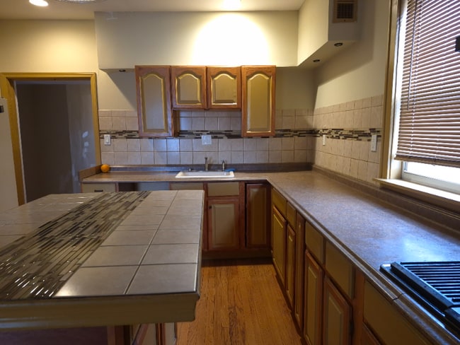 Photo - 1148 N Mayfield Ave Unit 2