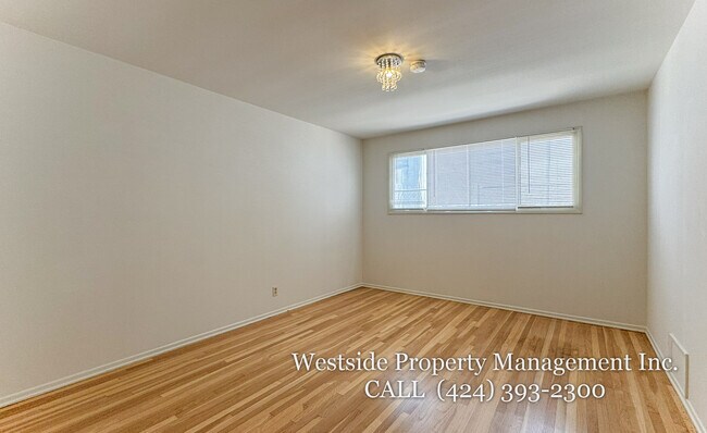 Photo - 244 S Doheny Dr