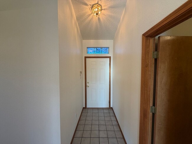 Photo - 3 Bedroom Single Story Home Available Near Unser Blvd NW & Ladera Dr NW!