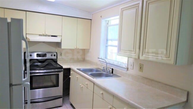 Photo - Great Value! 3BR Home with Bonus Living Space & Screened Porch!!