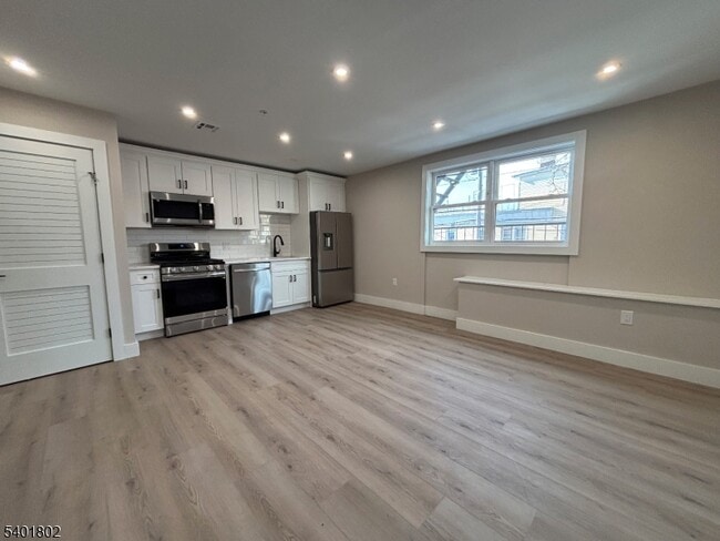 Photo - 136 Elm St Unidad 202