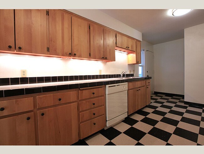 Photo - Stunning Retro Townhome! Unidad 064