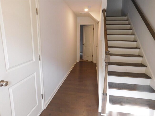 Photo - 887 Society Cir