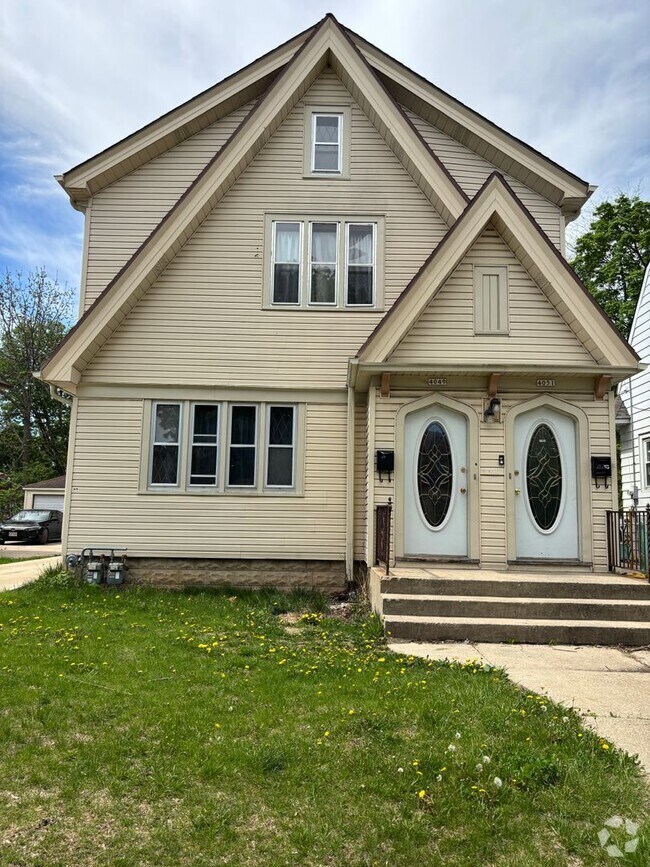 Building Photo - 4049 N Elmhurst Rd Unit 4051-Upper Rental
