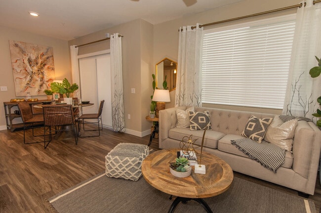 A3 761 SQFT 1 Bed 1 Bath