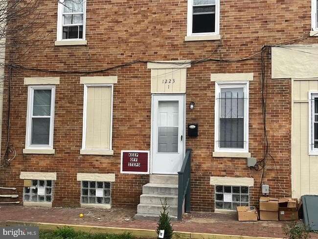 1223 S 10th St
