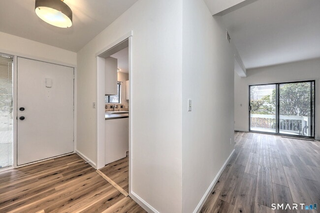 Photo - 454 Heritage Vlg Unit A