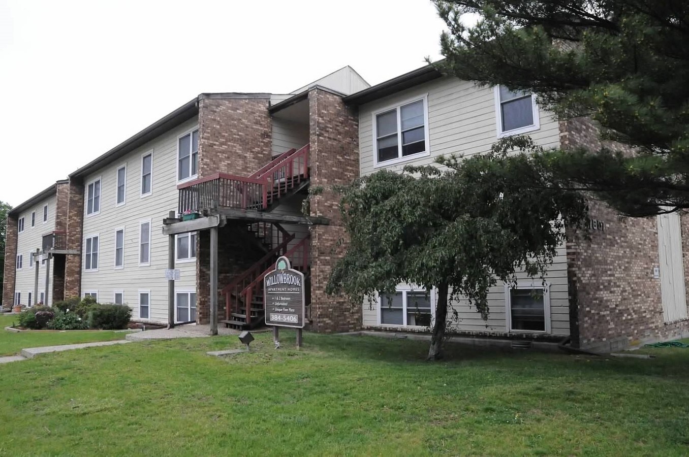 Willowbrook Apartments - Willowbrook Apartments