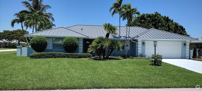 Building Photo - 9583 SE Little Club Way S Rental