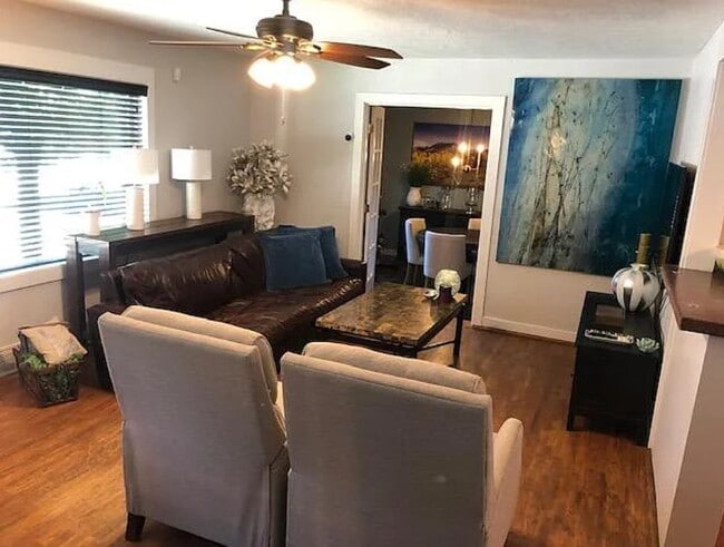 Photo - 817 W Highland St