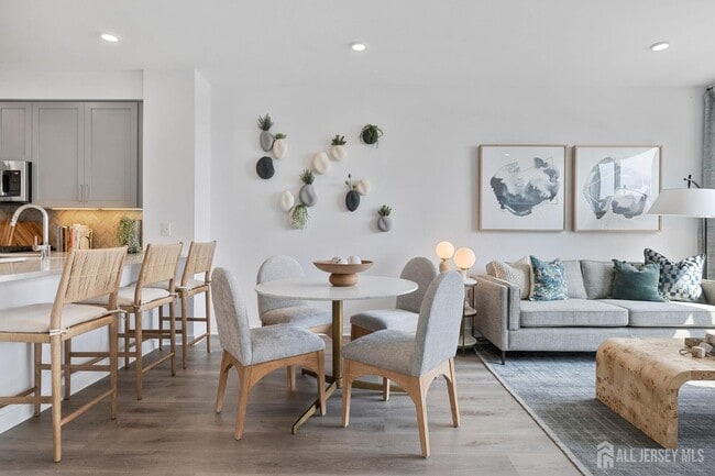 Photo - 200 Schindler Dr