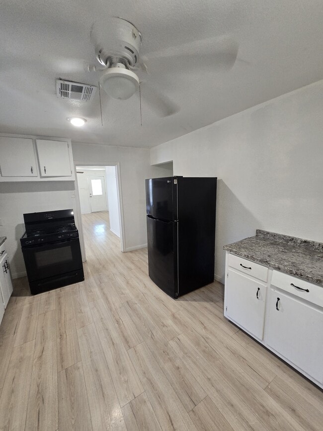 Photo - 2741 Connor Ave